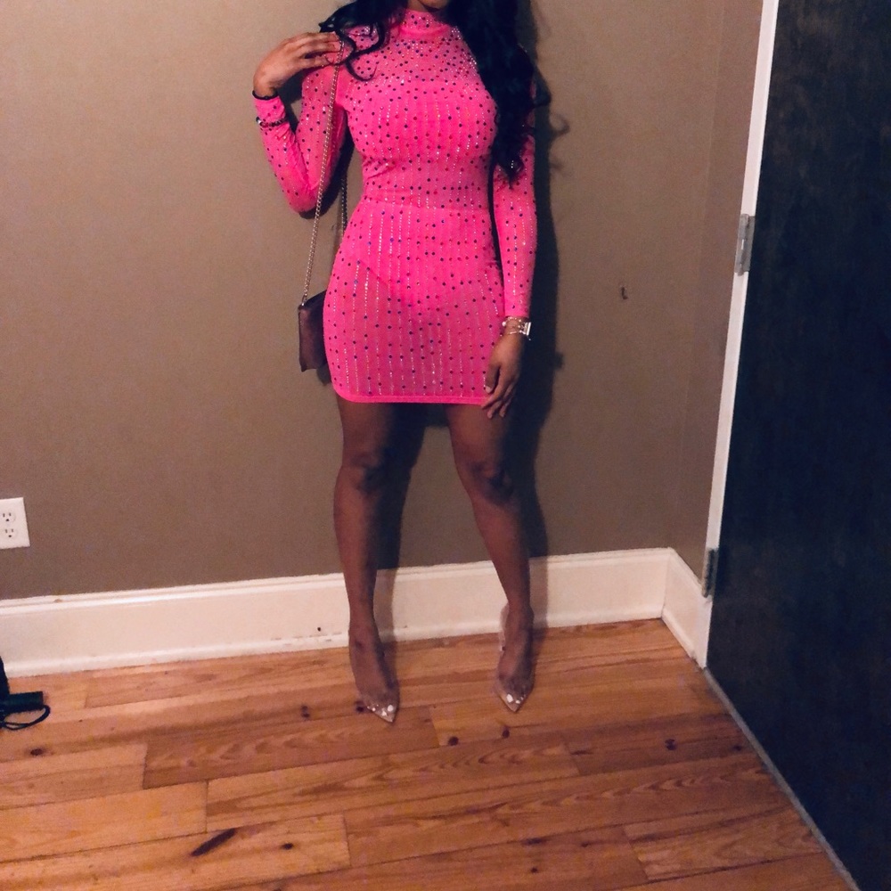 Pink sparkly dress!